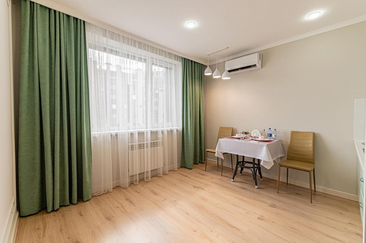 Золотой Квадрат Астаны Apartment Astana Ngoại thất bức ảnh